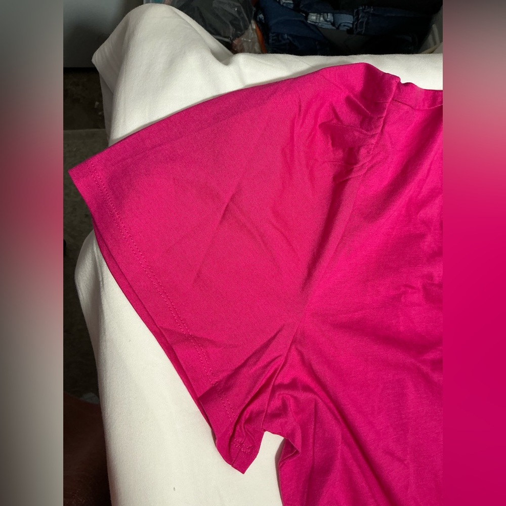 Ann Taylor Women's V-Neck Short Sleeve Top in Bright Pink - Picture 7 of 8